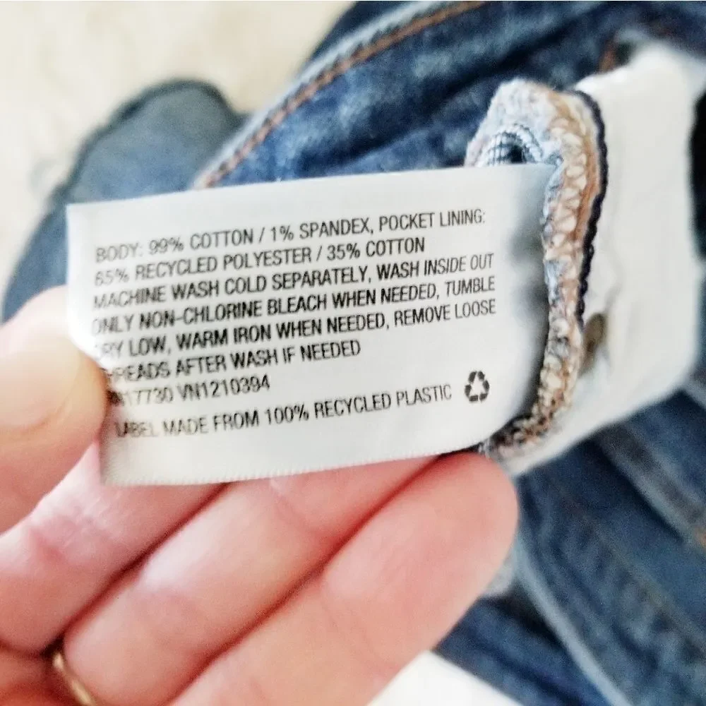 Universal Thread shorts with button fly closure - Picture 5 of 5